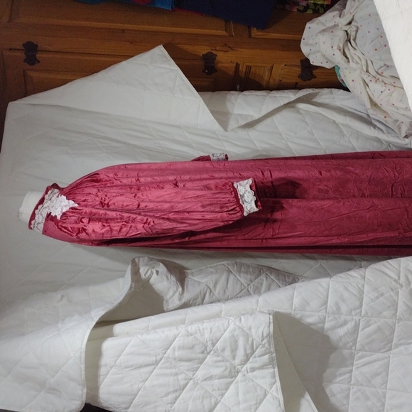 Vintage Gilligan & O Malley velour gown/robe, sz medium - Picture 4 of 12